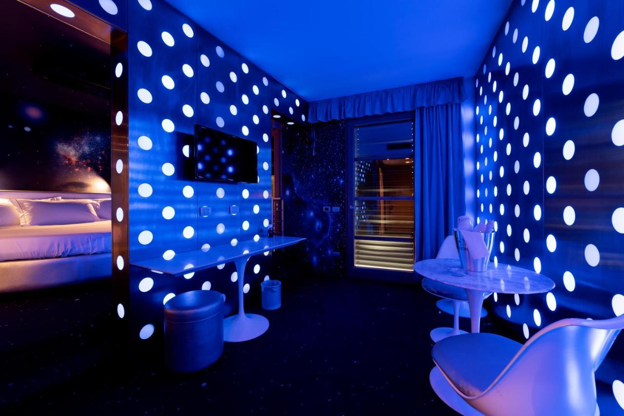 Motel Hotel Piranha Cameriano Exterior photo